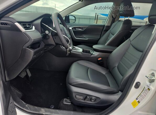 2T3C1RFV9SW418539 2025 TOYOTA RAV4 White წინა სალონის ხედი