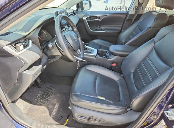 2T3C1RFVXKW025519 2019 TOYOTA RAV4 Blue წინა სალონის ხედი
