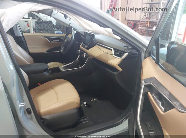 2T3C1RFVXNW237079 2022 TOYOTA RAV4 Серый Вид салона спереди