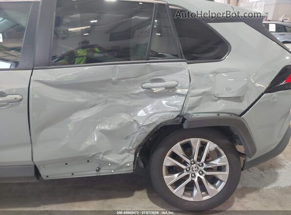 2T3C1RFVXNW237079 2022 TOYOTA RAV4 Серый Вид спереди