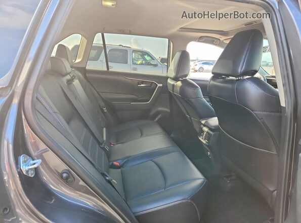 2T3C1RFVXPW271901 2023 TOYOTA RAV4 Серый Вид задней части салона