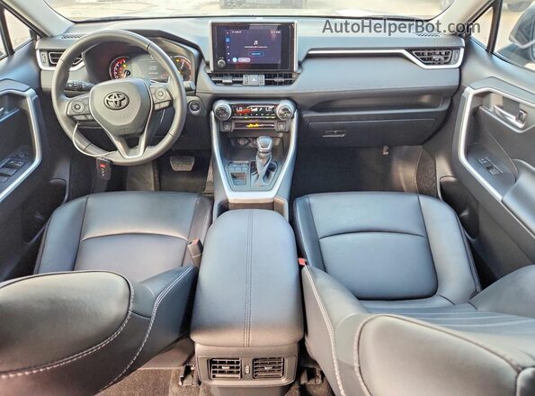 2T3C1RFVXPW271901 2023 TOYOTA RAV4 Серый Вид панели приборов