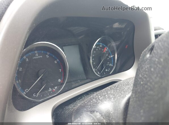 2T3DFREV0HW541940 2017 TOYOTA RAV4 White Vista de los asientos traseros