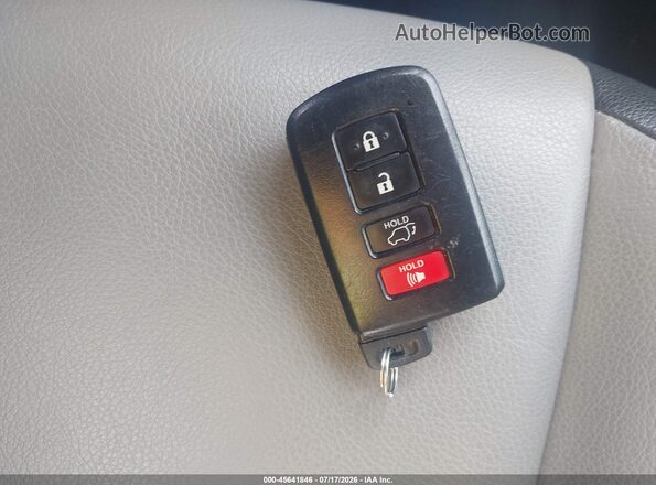 2T3DFREV0JW828796 2018 TOYOTA RAV4 Silver Вид панелі приладів