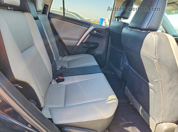 2T3DFREV2HW553670 2017 TOYOTA RAV4 Blue Widok wnętrza z tyłu