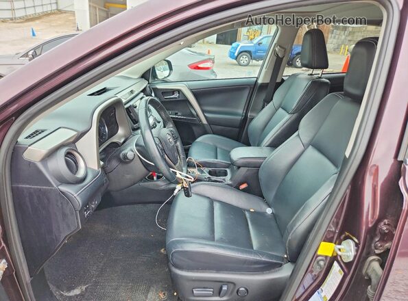 2T3DFREV2HW636936 2017 TOYOTA RAV4 Purple Widok wnętrza z przodu