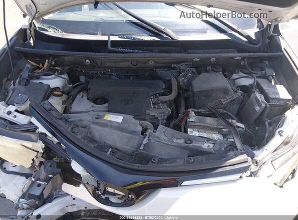2T3DFREV3HW664700 2017 TOYOTA RAV4 White Widok z tyłu