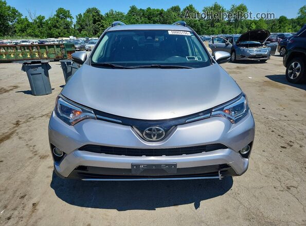 2T3DFREV3HW680962 2017 TOYOTA RAV4 Silver Widok z przodu