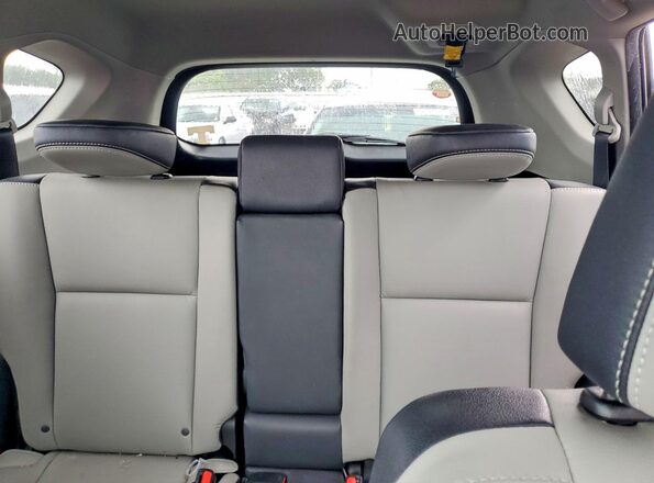 2T3DFREV4GW472166 2016 TOYOTA RAV4 Silver Widok tylnych siedzeń
