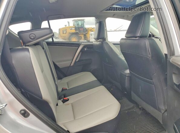 2T3DFREV4GW472166 2016 TOYOTA RAV4 Silver Widok wnętrza z tyłu