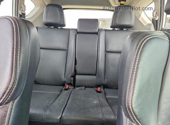 2T3DFREV7HW689275 2017 TOYOTA RAV4 White უკანა სავარძლების ხედი