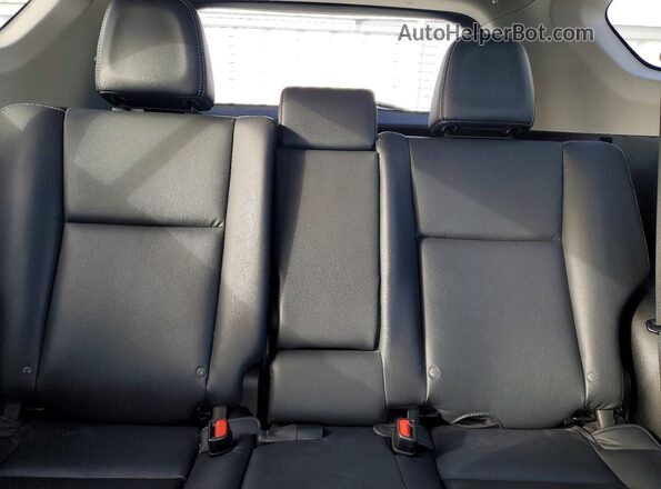 2T3DFREV9JW734190 2018 TOYOTA RAV4 Silver უკანა სავარძლების ხედი