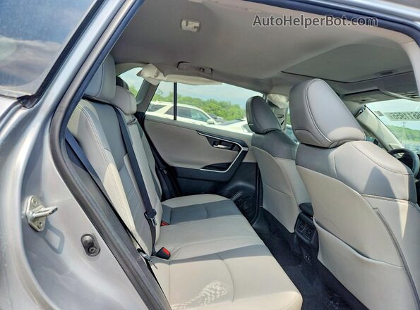 2T3DWRFV0LW070797 2020 TOYOTA RAV4 Silver უკანა სალონის ხედი