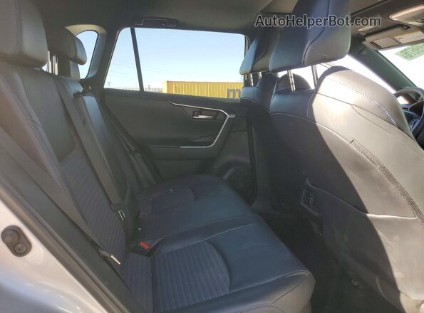 2T3E6RFV7RW053685 2024 TOYOTA RAV4 Silver Հետևի նստատեղերի տեսք