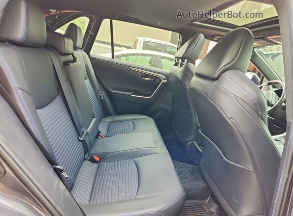 2T3EWRFV6KW032610 2019 TOYOTA RAV4 Gray Rear interior view