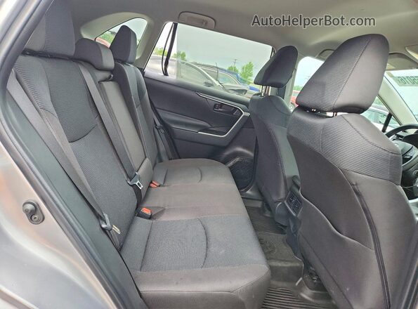 2T3F1RFV3RC480446 2024 TOYOTA RAV4 Silver Սալոնի հետևի տեսք
