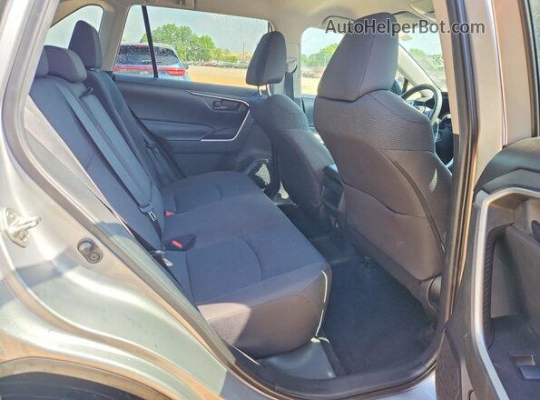 2T3F1RFV7LW127973 2020 TOYOTA RAV4 Silver Vista interior trasera