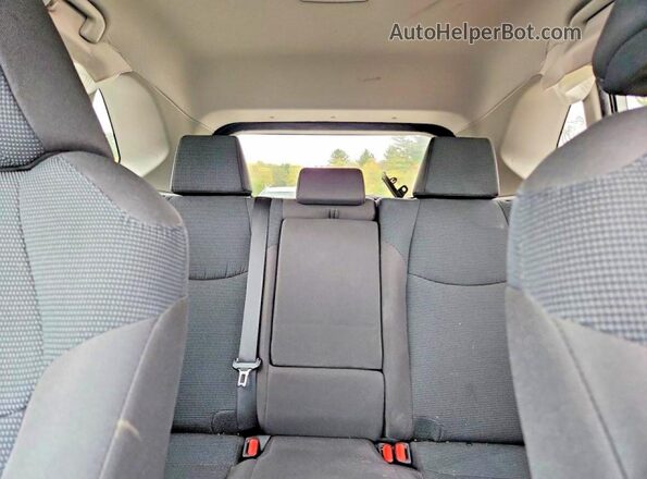 2T3F1RFV8PW364462 2023 TOYOTA RAV4 Серебряный Вид задних сидений