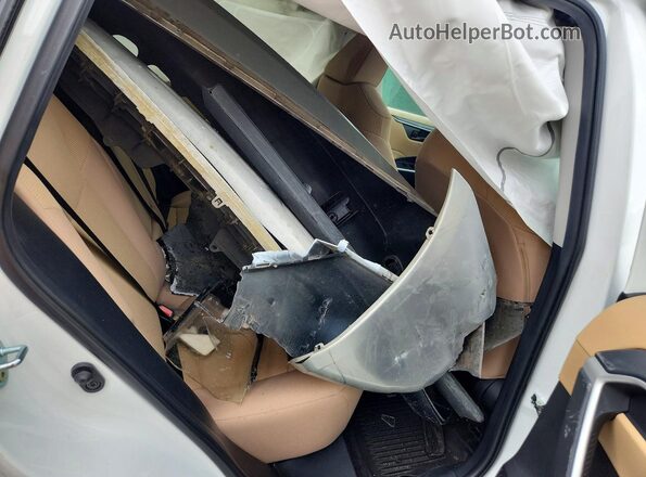 2T3F1RFV8RW438353 2024 TOYOTA RAV4 Белый Вид задних сидений