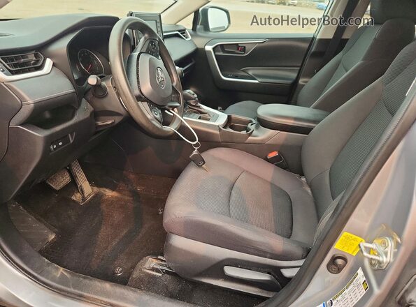 2T3F1RFV9MC210680 2021 TOYOTA RAV4 Серебряный Вид салона спереди