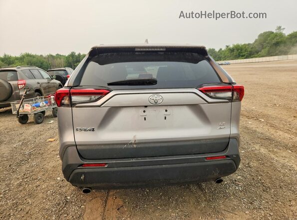 2T3F1RFV9MC210680 2021 TOYOTA RAV4 Серебряный Вид сзади