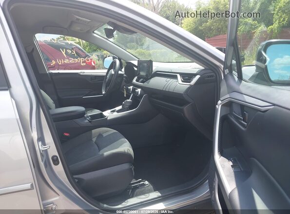 2T3F1RFV9NC279516 2022 TOYOTA RAV4 Silver Widok wnętrza z przodu