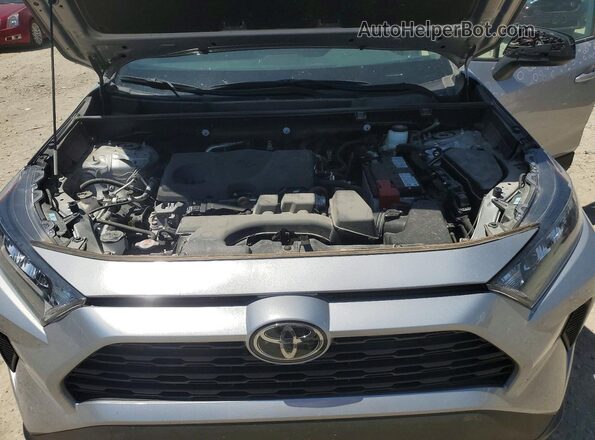 2T3F1RFVXNW325904 2022 TOYOTA RAV4 Silver Vista del compartimento del motor