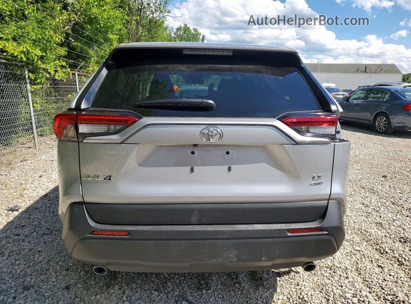 2T3F1RFVXSW572593 2025 TOYOTA RAV4 Silver Vista trasera