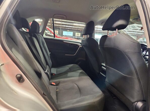 2T3G1RFV0LW126104 2020 TOYOTA RAV4 Gray უკანა სალონის ხედი