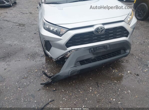 2T3G1RFV4LW130608 2020 TOYOTA RAV4 Silver Widok z przodu