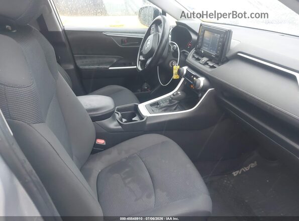 2T3G1RFV4LW130608 2020 TOYOTA RAV4 Silver Widok wnętrza z przodu