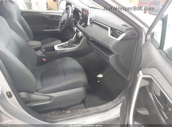 2T3G1RFV4RC400107 2024 TOYOTA RAV4 Silver Вид салону спереду