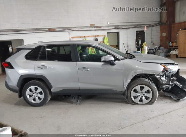 2T3G1RFV4RC400107 2024 TOYOTA RAV4 Silver Вид задньої частини салону