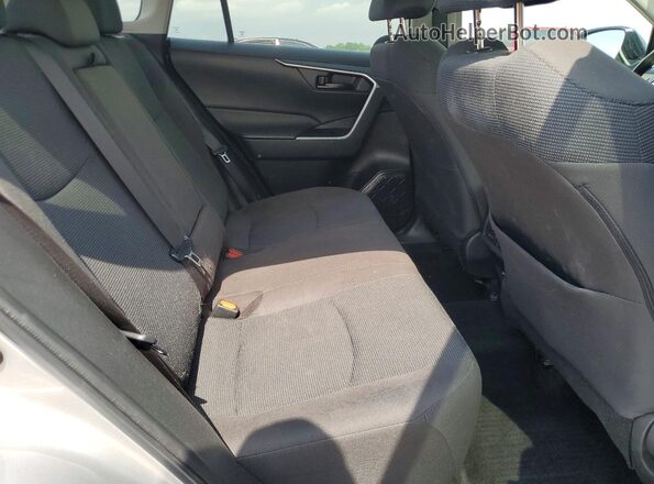 2T3H1RFV1PW292108 2023 TOYOTA RAV4 Silver Widok tylnych siedzeń