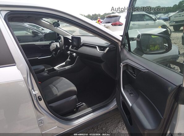 2T3H1RFV2NC188497 2022 TOYOTA RAV4 Серебряный Вид салона спереди