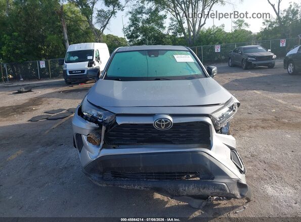 2T3H1RFV2NW187865 2022 TOYOTA RAV4 Серебряный Вид спереди