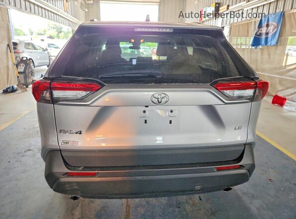 2T3H1RFV4KW027806 2019 TOYOTA RAV4 Silver Հետևի տեսք