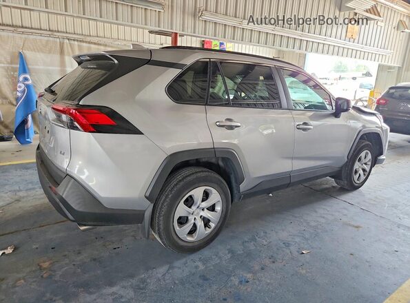 2T3H1RFV4KW027806 2019 TOYOTA RAV4 Silver Հետևի աջ