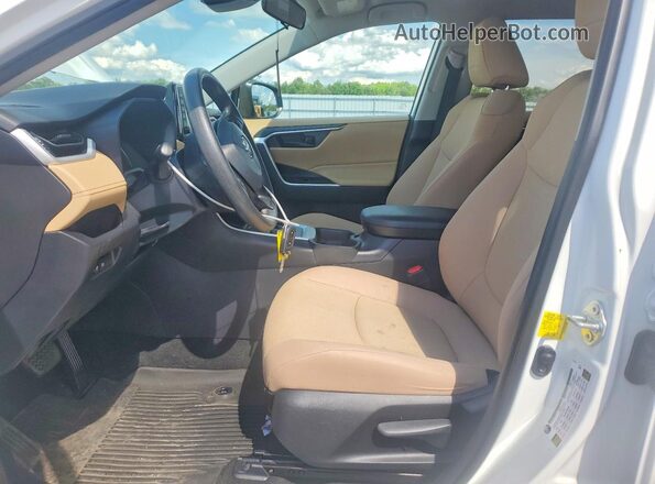 2T3H1RFV4MC154852 2021 TOYOTA RAV4 White Widok wnętrza z przodu
