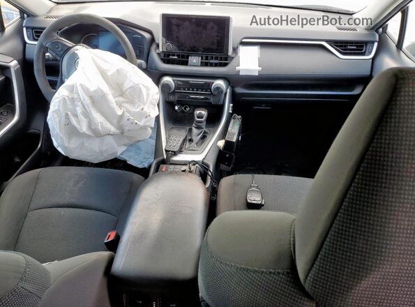 2T3H1RFV4PC219798 2023 TOYOTA RAV4 Silver Widok deski rozdzielczej