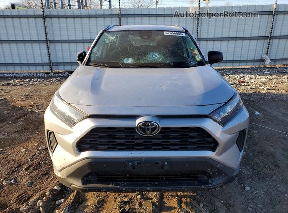 2T3H1RFV5LW092911 2020 TOYOTA RAV4 Серебряный Вид спереди