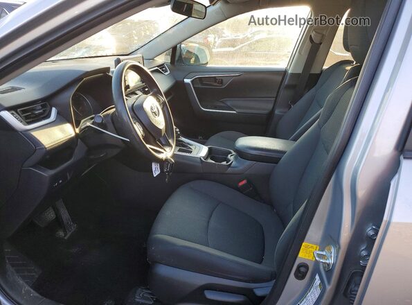 2T3H1RFV5LW092911 2020 TOYOTA RAV4 Серебряный Вид салона спереди
