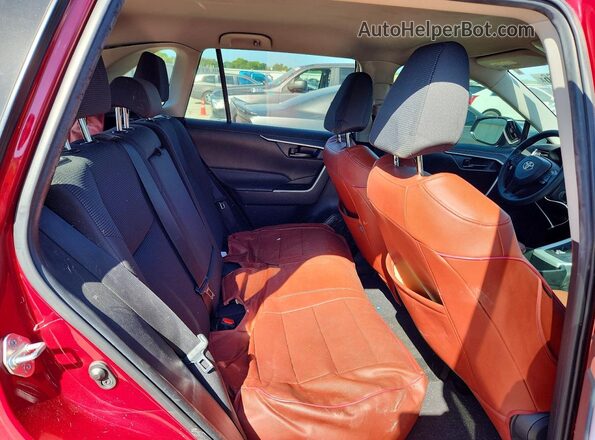 2T3H1RFV6NW226165 2022 TOYOTA RAV4 Red Rear interior view