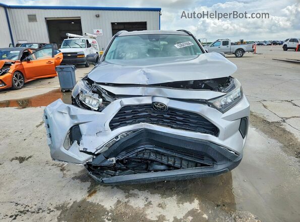 2T3H1RFV8MC097846 2021 TOYOTA RAV4 Silver Widok z przodu