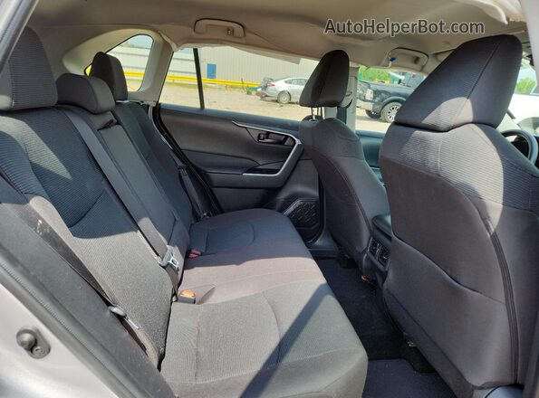2T3H1RFV8RC271020 2024 TOYOTA RAV4 Silver Սալոնի հետևի տեսք
