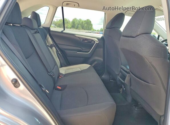 2T3H1RFV9LC063493 2020 TOYOTA RAV4 Silver Вид задньої частини салону