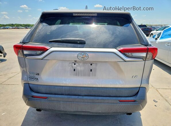 2T3H1RFVXKW021332 2019 TOYOTA RAV4 Silver უკანა ხედი