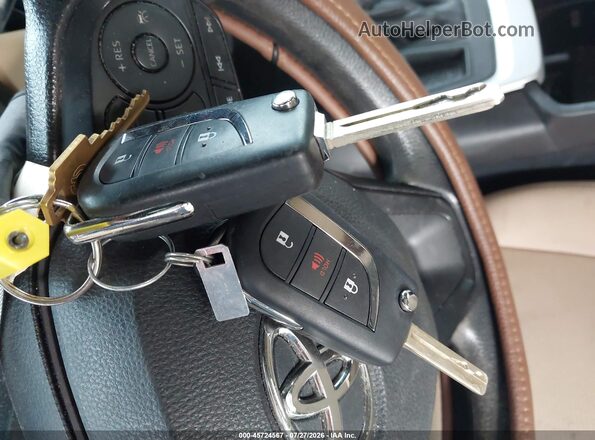 2T3H1RFVXPC231518 2023 TOYOTA RAV4 Белый Вид панели приборов
