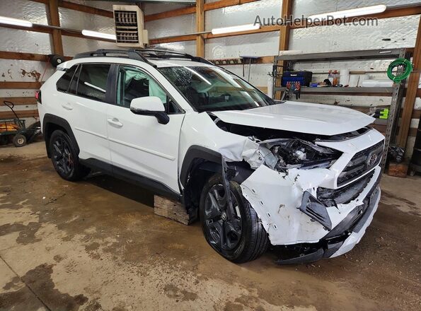 2T3J1RFV1RW427107 2024 TOYOTA RAV4 White Delantero derecho