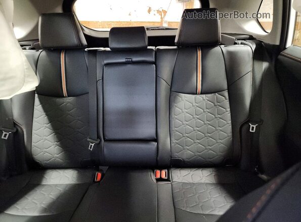 2T3J1RFV1RW427107 2024 TOYOTA RAV4 White Vista de los asientos traseros